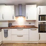 Spacious 5BDR Home, Families&Friends, 6 Sleeps, Parking, Fast Wi-Fi * Bristol