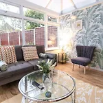 Сasa de vacaciones Spacious 5BDR Home, Families&Friends, 6 Sleeps, Parking, Fast Wi-Fi Bristol