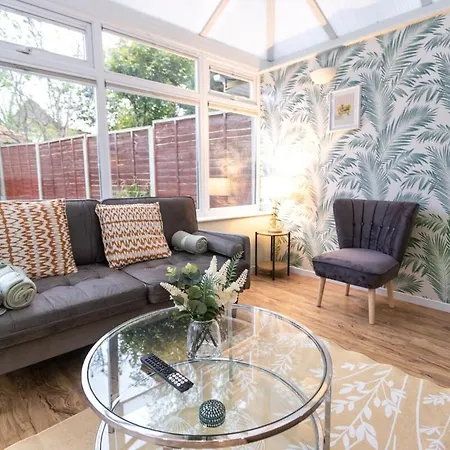 Nyaraló Elegant 5bdr - Families & Contractors Friendly - 6 Sleeps - Parking - Fast Wifi Bristol