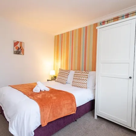 Elegant 5-Bed Home, Families & Friends, 6 Guests, Parking, Free Wi-Fi * ブリストル