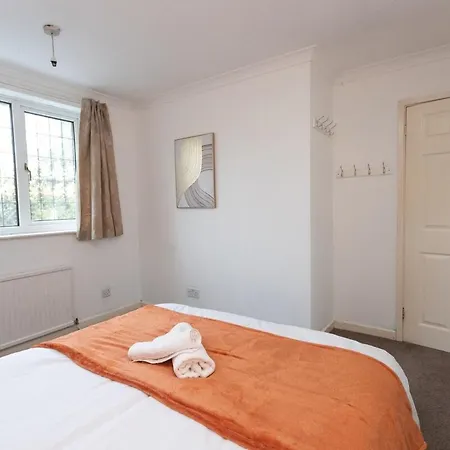 Elegant 5bdr - Families & Contractors Friendly - 6 Sleeps - Parking - Fast Wifi Nyaraló Bristol