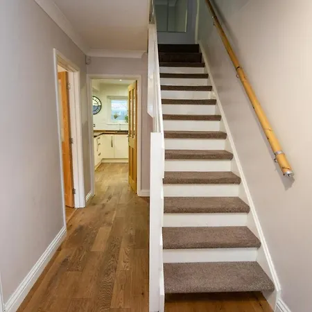 Nyaraló Elegant 5bdr - Families & Contractors Friendly - 6 Sleeps - Parking - Fast Wifi Bristol