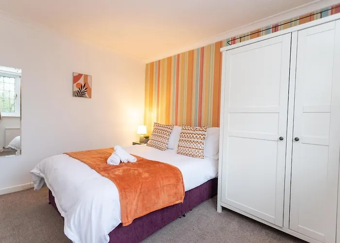 Elegant 5-bed Home, Families & Friends, Sleeps 6, Parking, Free Wi-fi * Бристоль