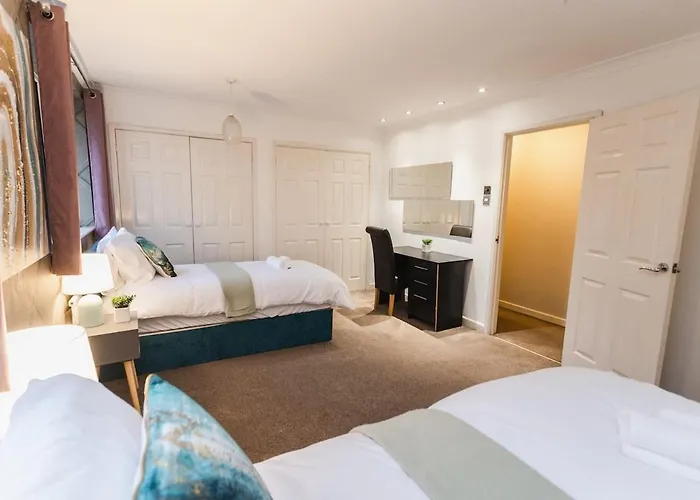 Casa vacanze Elegant 5-bed Home, Families & Friends, Sleeps 6, Parking, Free Wi-fi Bristol